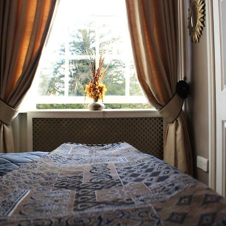 Holly House Bed And Breakfast And Apartments เฮริฟอร์ด ภายนอก รูปภาพ
