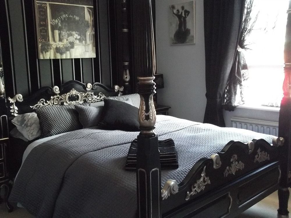 Holly House Bed And Breakfast And Apartments เฮริฟอร์ด ภายนอก รูปภาพ