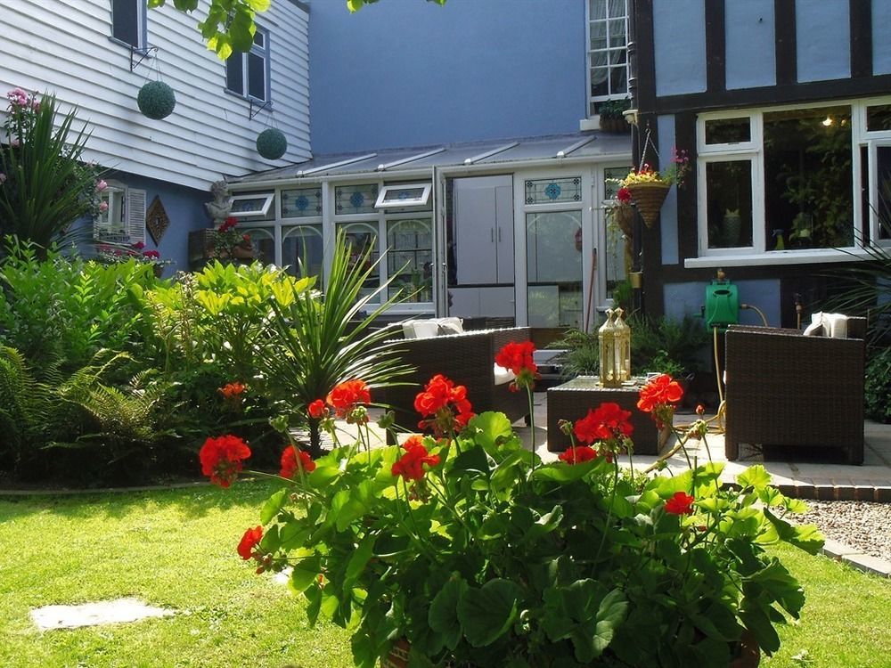Holly House Bed And Breakfast And Apartments เฮริฟอร์ด ภายนอก รูปภาพ