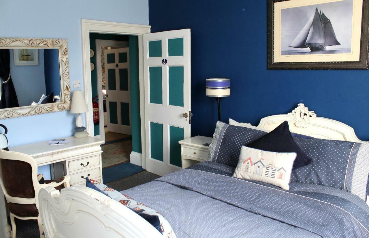 Holly House Bed And Breakfast And Apartments เฮริฟอร์ด ภายนอก รูปภาพ
